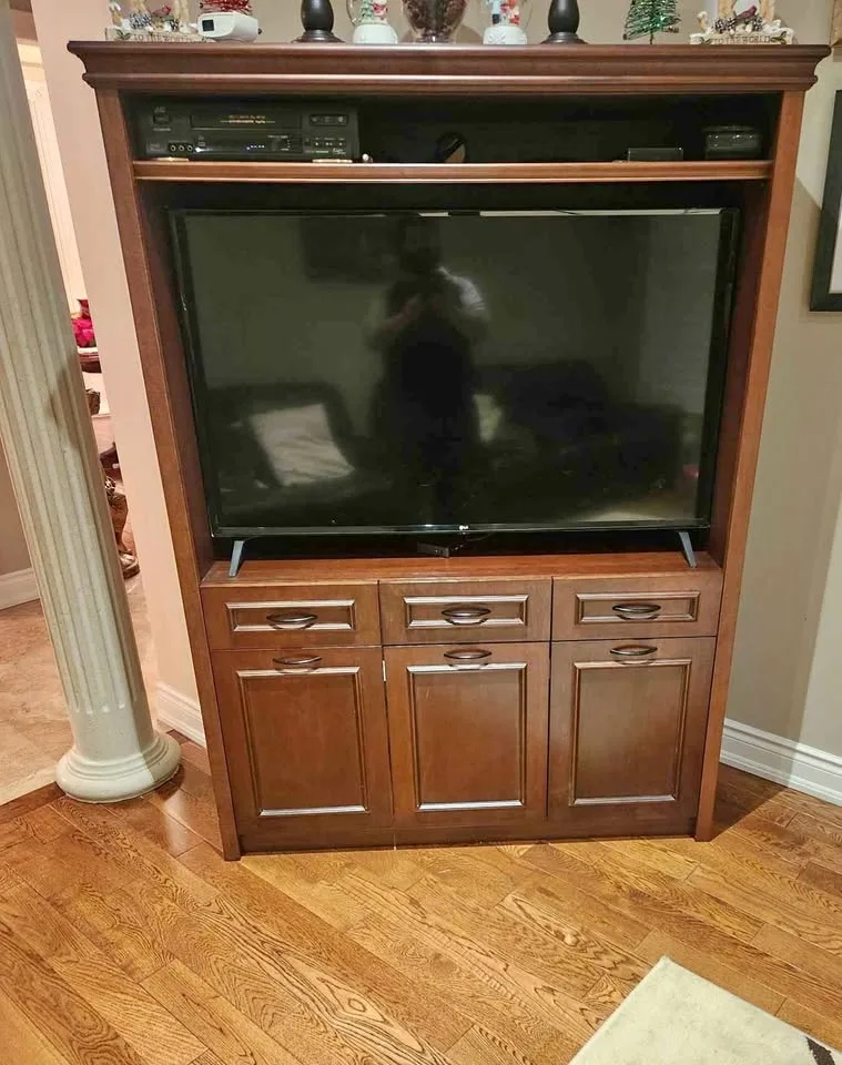 Tv stand