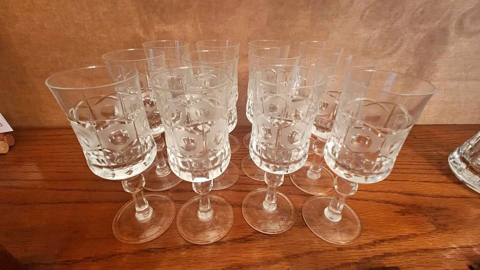 Crystal glass set