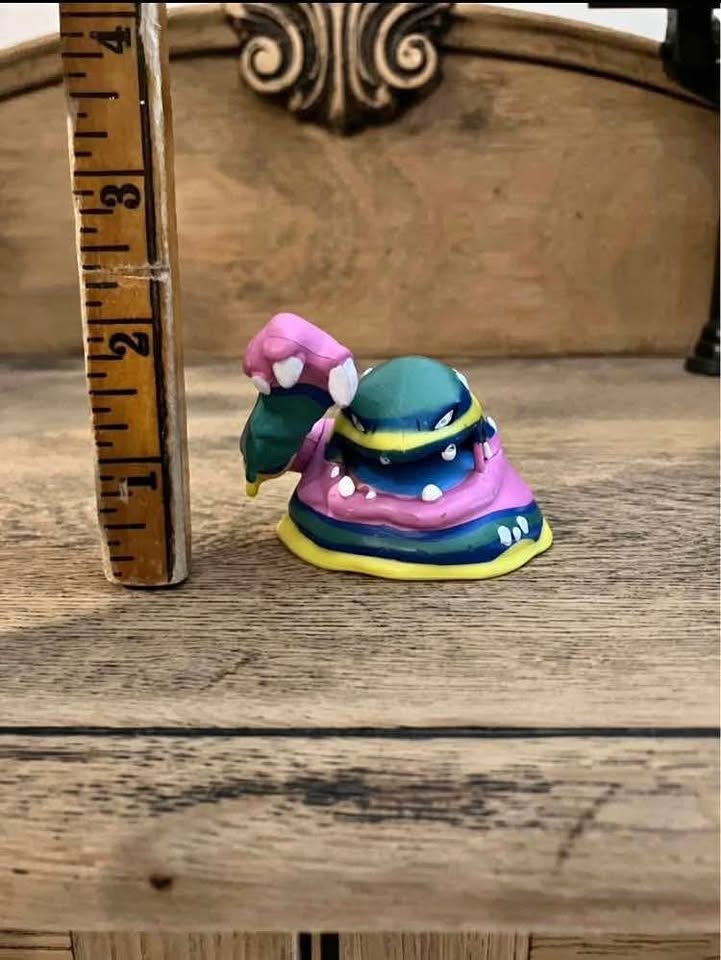 Pokémon Alolan Muk Figure