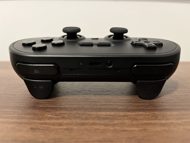 8Bitdo Pro 2 controller - photo 4