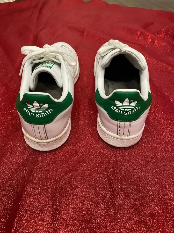 Adidas Stan Smith – Excellent Condition – Size 10.5 US image indicator(2)