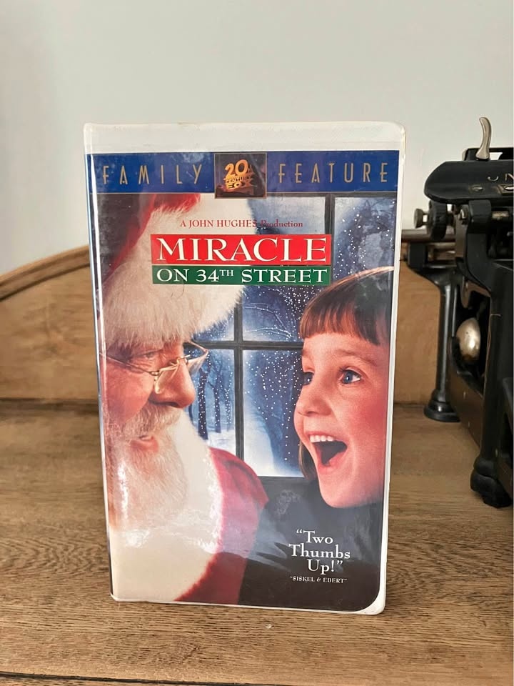 Miracle in 34th St VHS