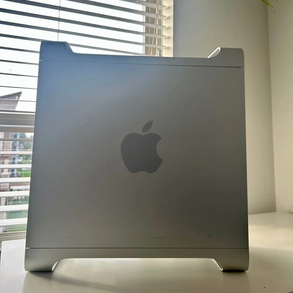 Mac Pro (IX/8GB/4TB) image indicator(3)