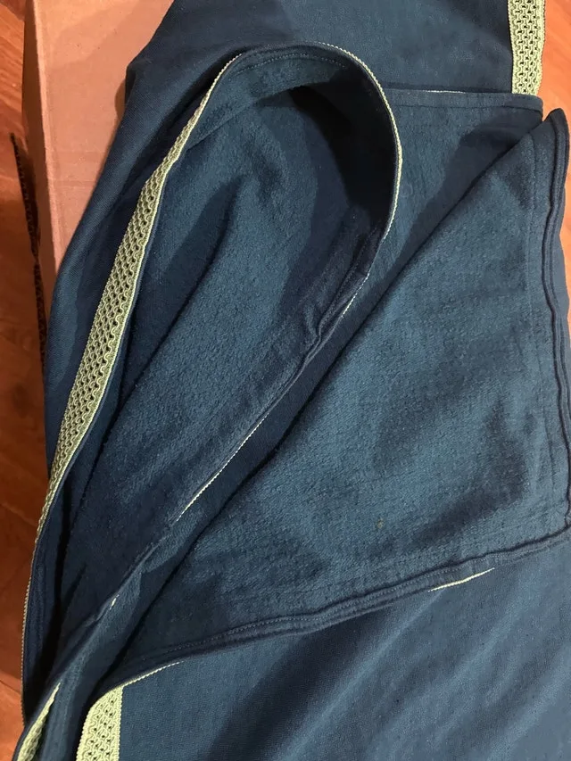 Teal scarf image indicator(3)