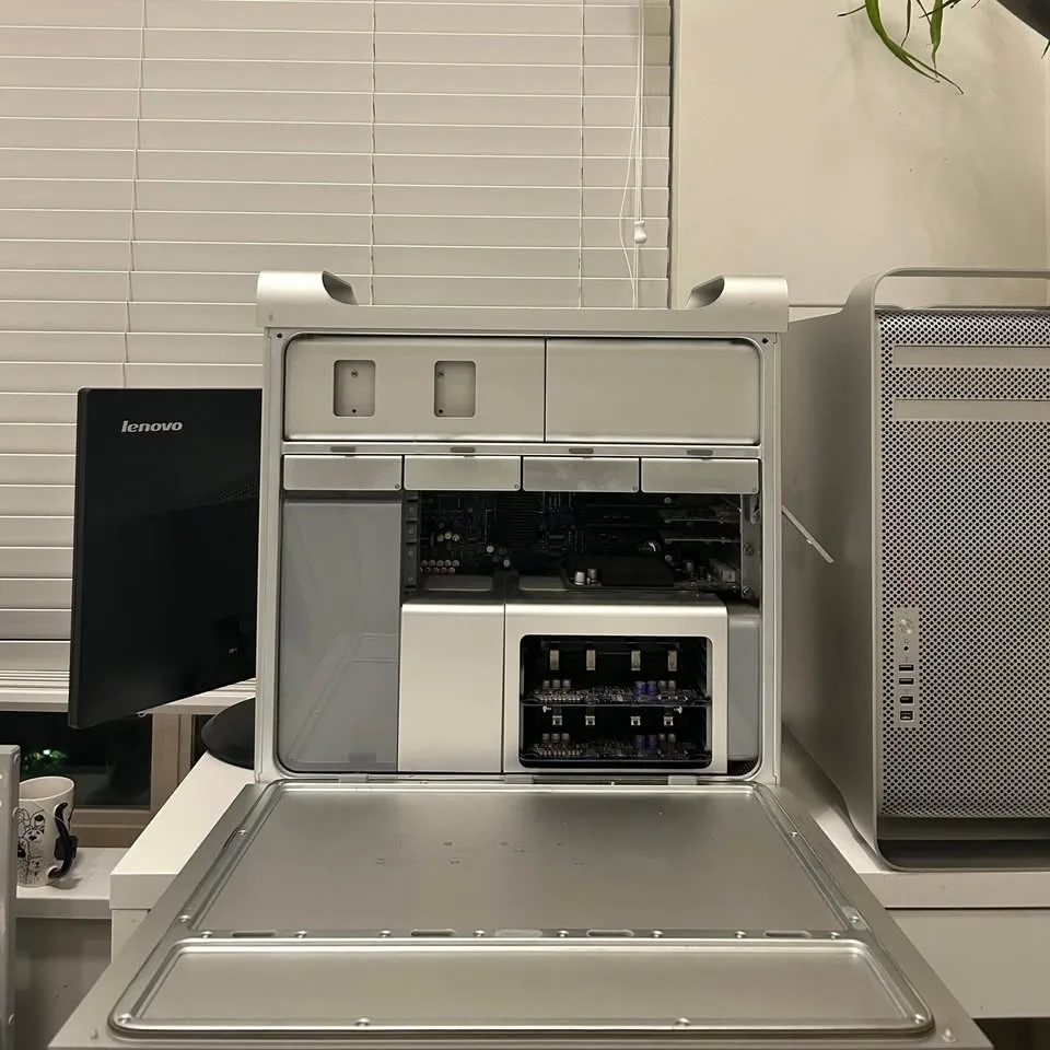 Mac Pro (IX/6GB/1TB) image indicator(5)