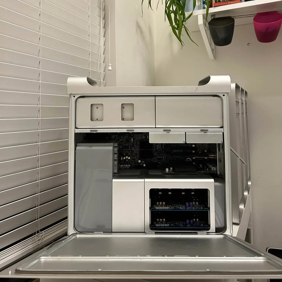 Mac Pro (IX/5GB/500GB) image indicator(4)