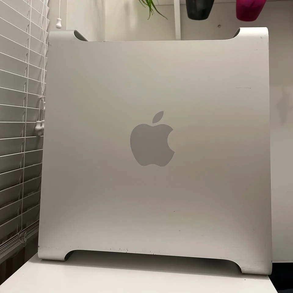 Mac Pro (IX/5GB/500GB) image indicator(5)