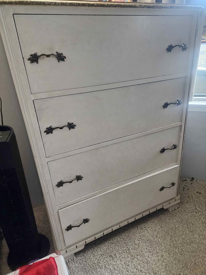 Wood chest drawer