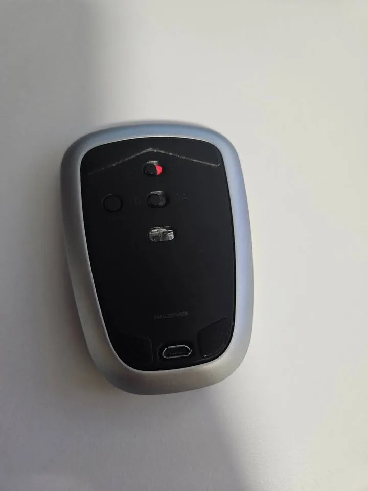 Logitech Ultrathin Touch Mouse T630 image indicator(2)