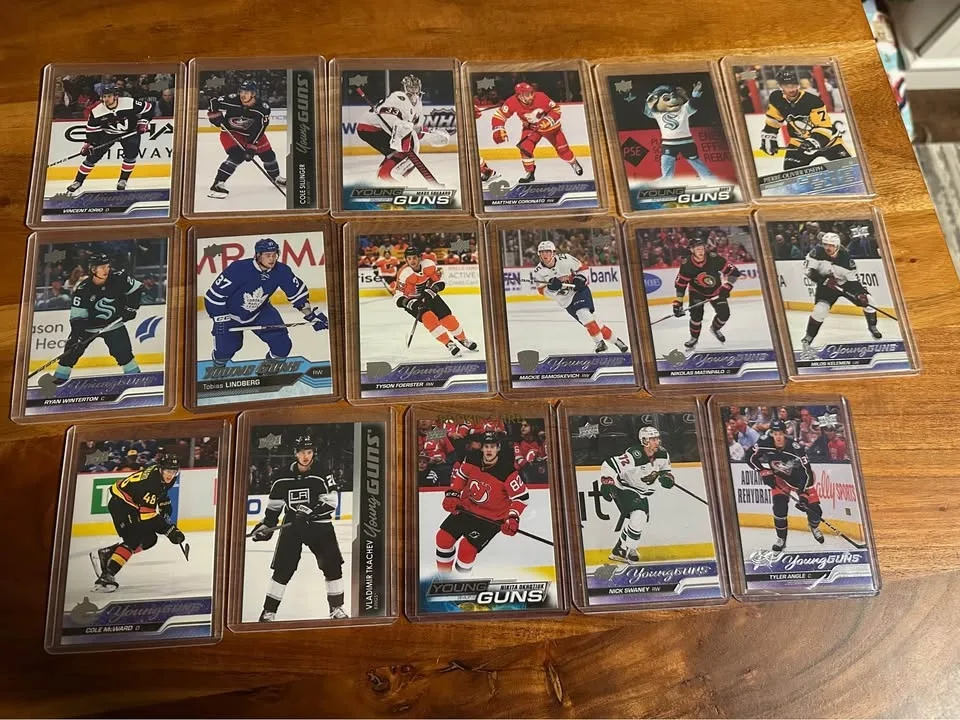 Young Guns Hockey Cards image indicator(2)