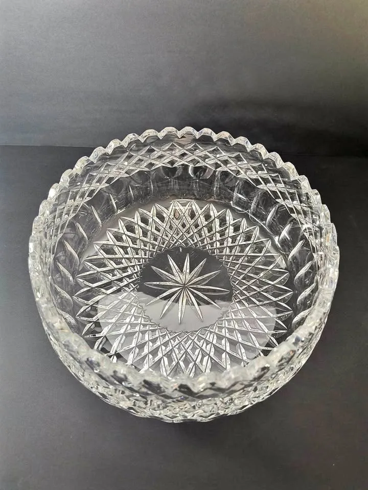 Pressed Glass Serving Bowl – Diamond & Starburst Design