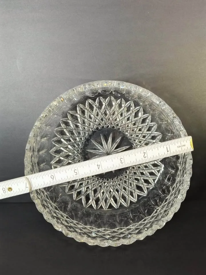 Pressed Glass Serving Bowl – Diamond & Starburst Design image indicator(3)