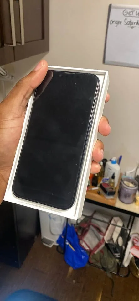 Apple iPhone 14 128gb — like new image indicator(2)