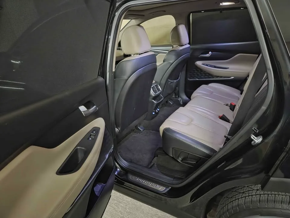 2020 Hyundai Santa Fe · 2.4 Limited Sport Utility 4D image indicator(5)