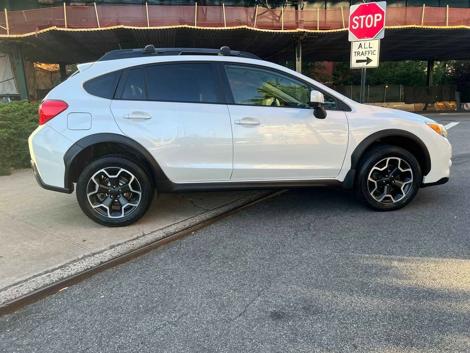 2013 Subaru Crosstrek · Sport SUV 4D - photo 2