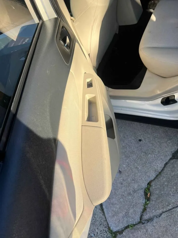 2013 Subaru Crosstrek · Sport SUV 4D image indicator(5)