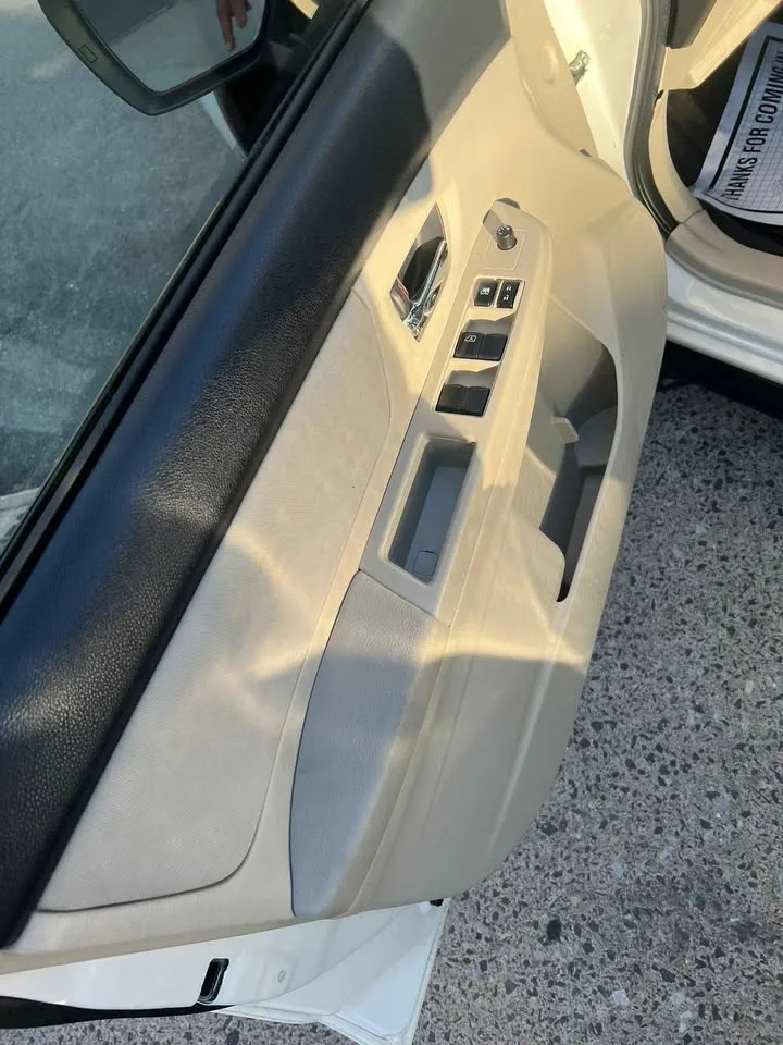 2013 Subaru Crosstrek · Sport SUV 4D image indicator(7)