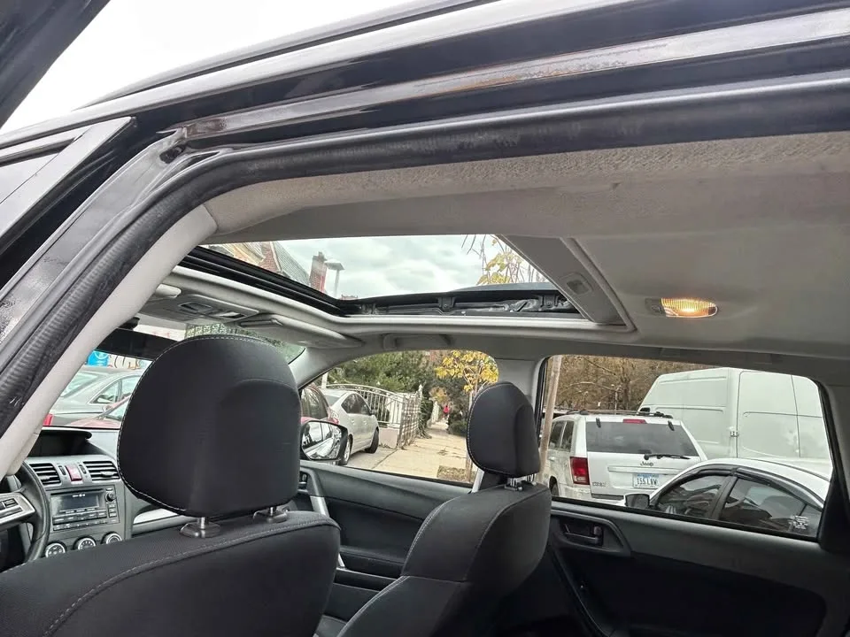 2015 Subaru Forester · 2.5X Sport Utility 4D image indicator(8)