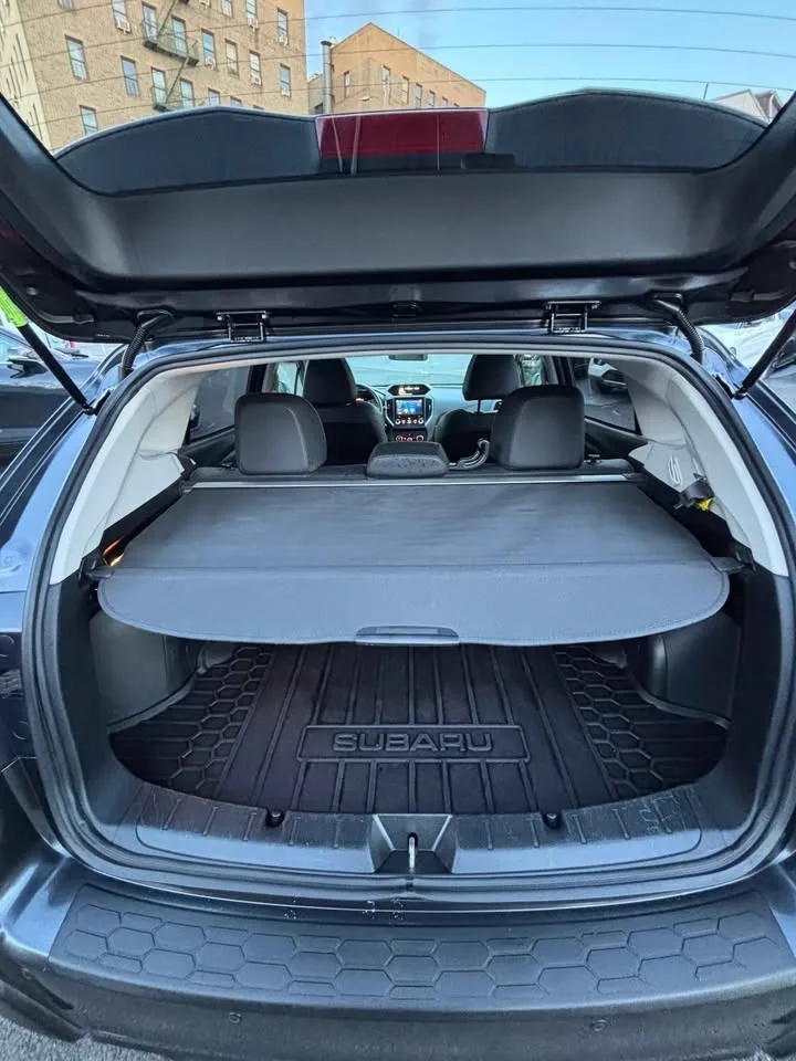 2019 Subaru Crosstrek · Limited Sport Utility 4D image indicator(9)