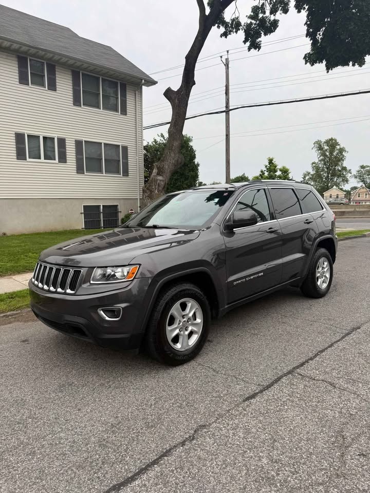 2014 Jeep Grand Cherokee · Laredo Sport Utility 4D - photo 2