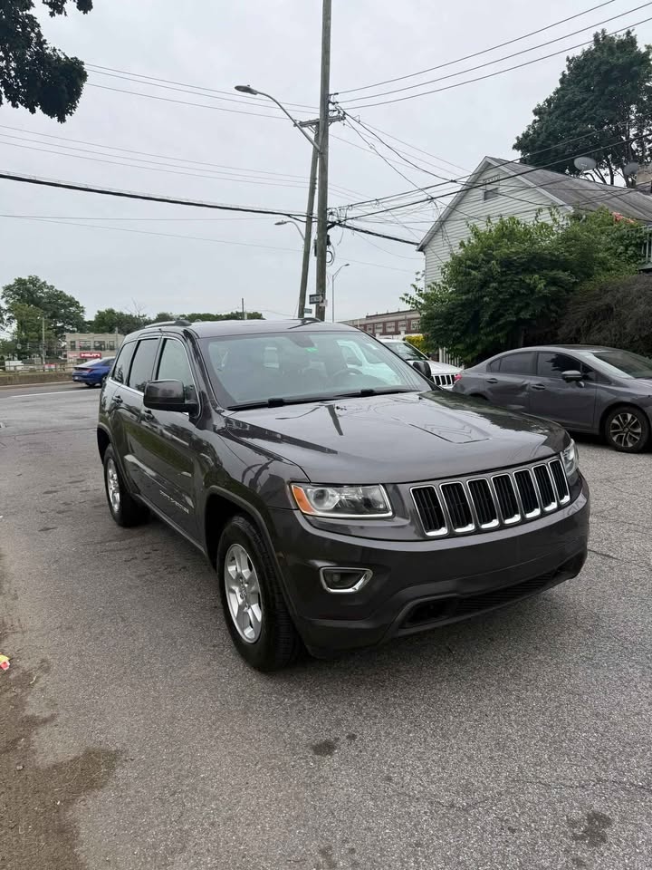 2014 Jeep Grand Cherokee · Laredo Sport Utility 4D - photo 4