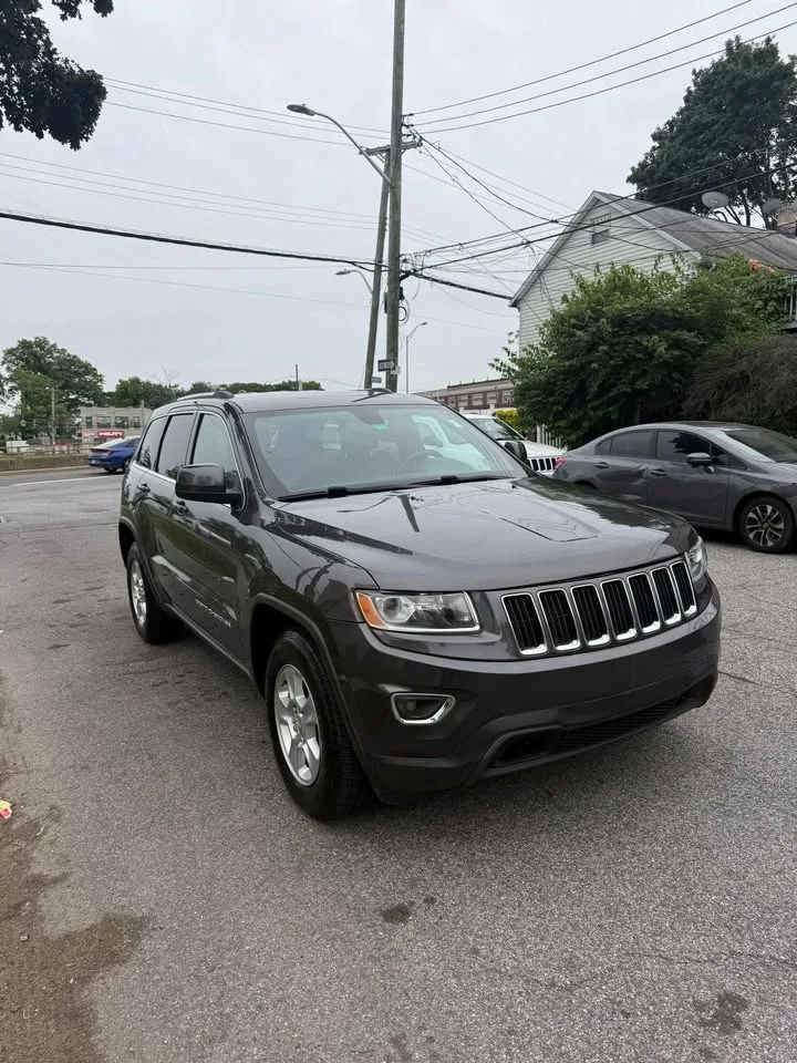 2014 Jeep Grand Cherokee · Laredo Sport Utility 4D image indicator(4)