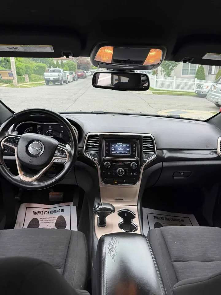 2014 Jeep Grand Cherokee · Laredo Sport Utility 4D image indicator(8)