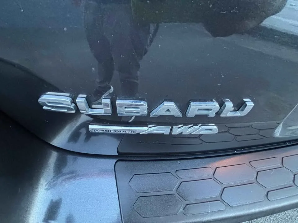 2019 Subaru Crosstrek · Limited Sport Utility 4D image indicator(10)