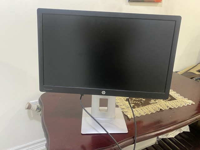 HP 23" Monitor with Adjustable Stand — Used, Excellent