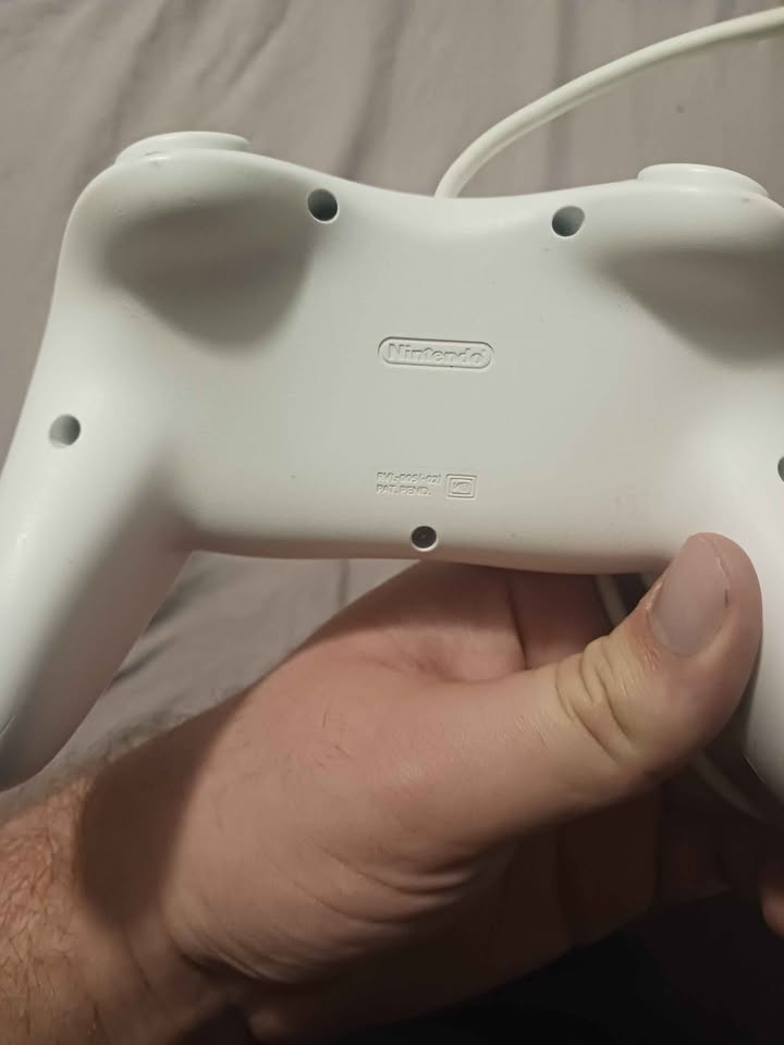 Wii pro controller - photo 2