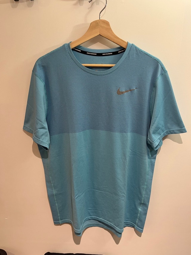 Nike & North Face Running Shirts - Size L - LIKE NEW