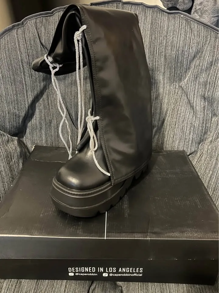 Cape Robbin Caster Boots image indicator(2)