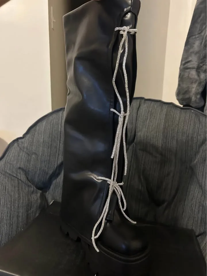 Cape Robbin Caster Boots image indicator(3)