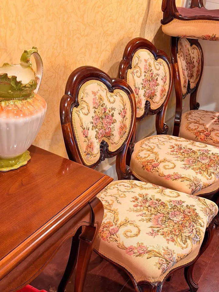 Set of 4 Vintage Victorian-Style Carved Chairs