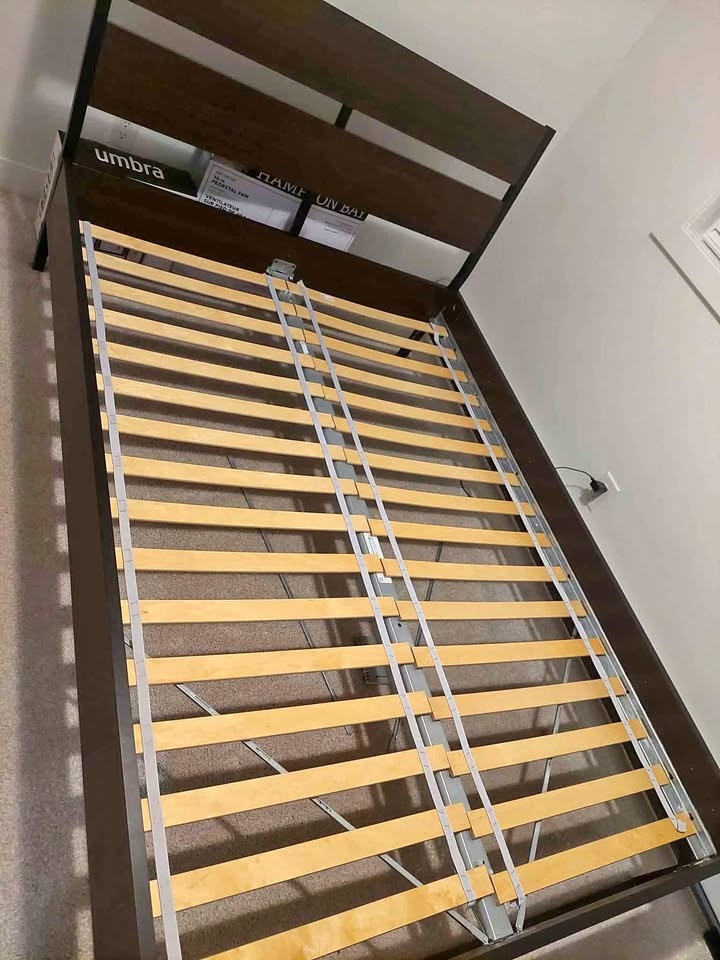 IKEA Trysil bed frame (full)