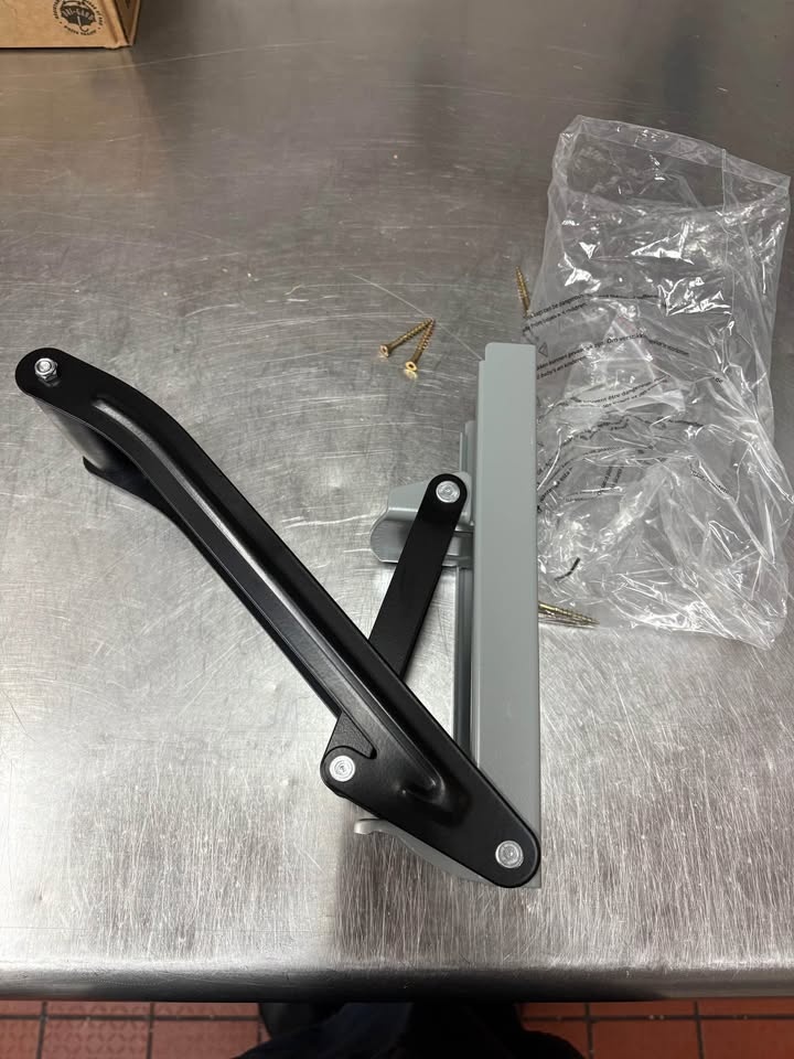 Wall mounted can crusher and bottle opener - photo 2
