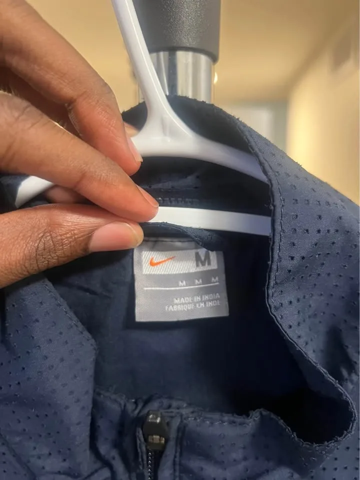 Nike Jackets image indicator(9)