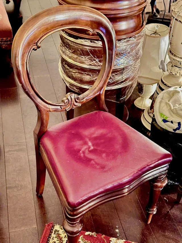 Vintage wooden chair image indicator(3)