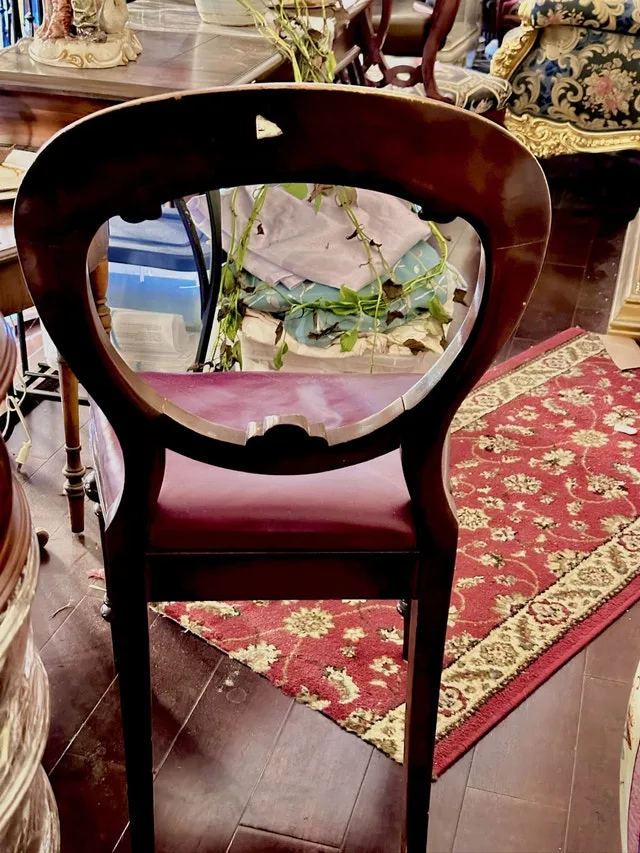 Vintage wooden chair image indicator(4)