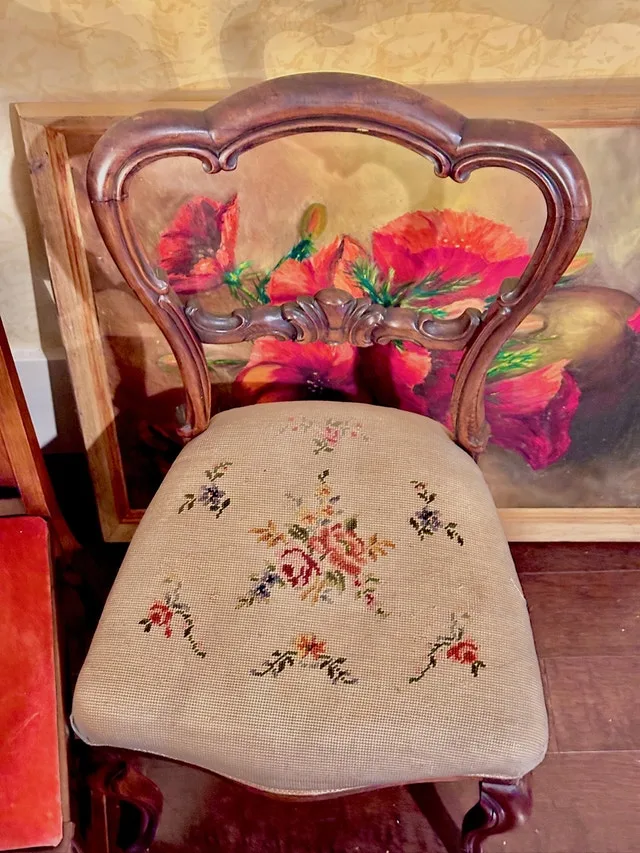 Vintage wooden chair image indicator(8)