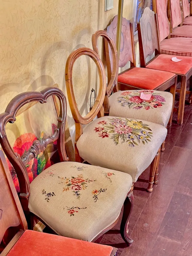 Vintage wooden chair image indicator(9)