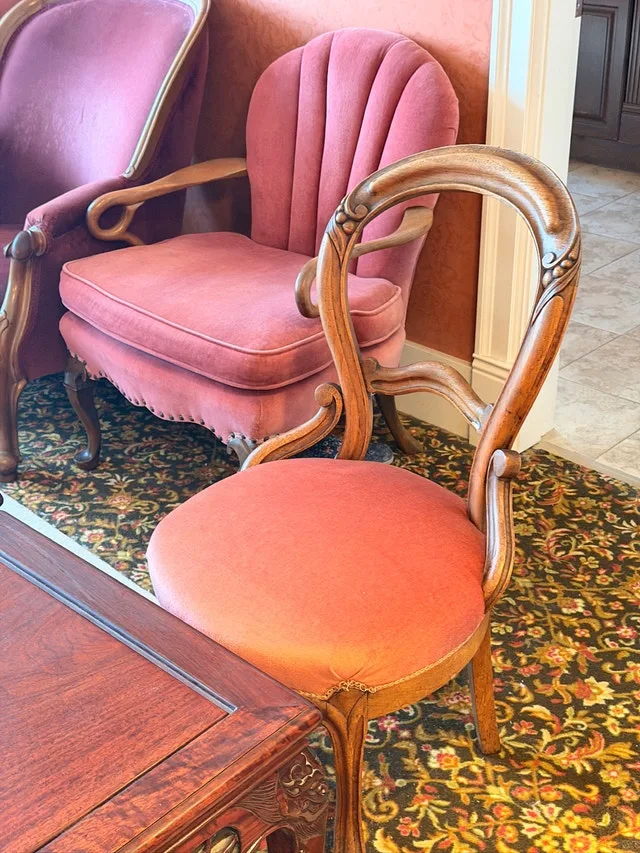 Vintage wooden chair image indicator(10)