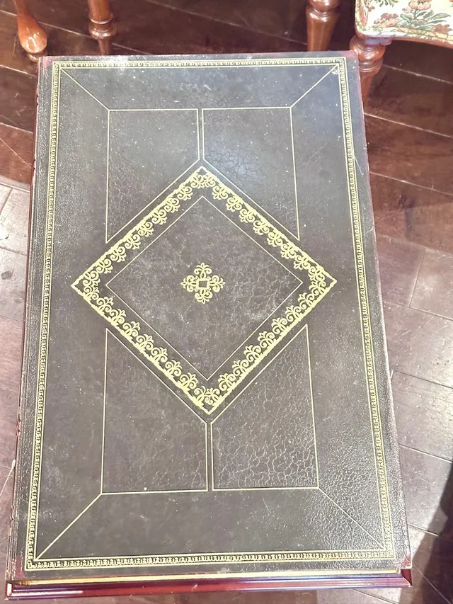 Unique vintage coffee table image indicator(3)