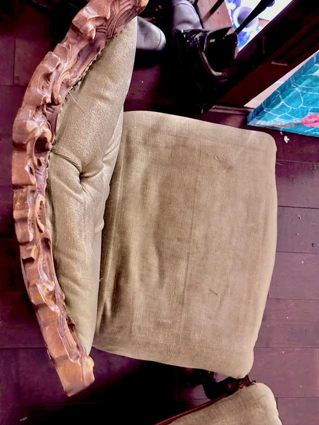 Vintage chairs image indicator(4)