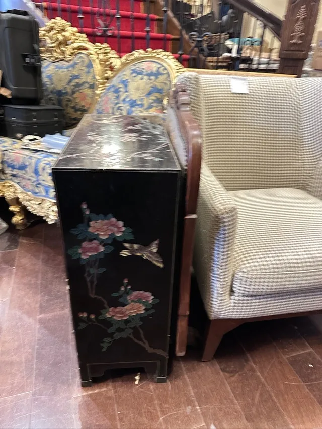 Hand paint Asian Lacquer Cabinet image indicator(2)