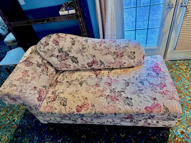 Vintage Floral Chaise Lounge image indicator(2)