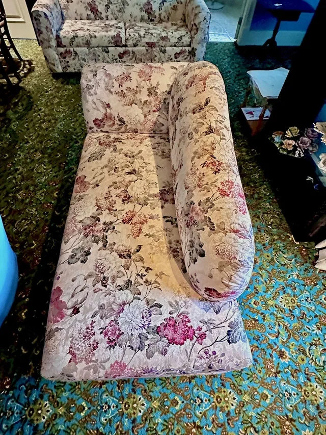 Vintage Floral Chaise Lounge image indicator(3)