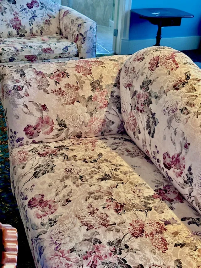 Vintage Floral Chaise Lounge image indicator(4)