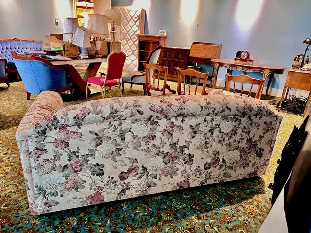 Vintage floral upholstered Sofa image indicator(3)