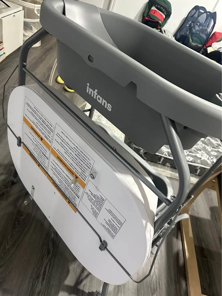 ✨ Brand New Baby diaper Changing Table w/ Bathtub ✨ image indicator(2)